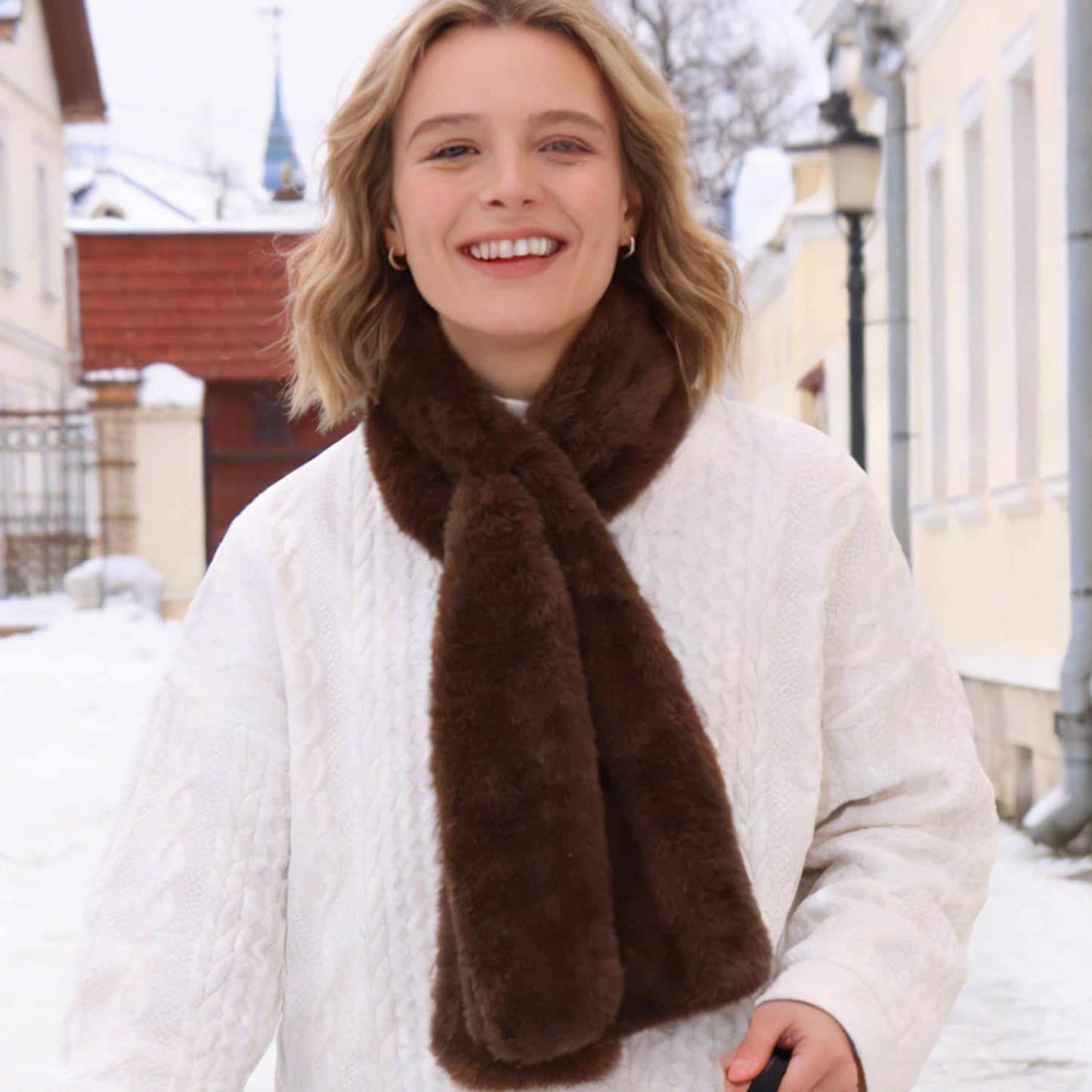 Faux Fur Scarf with Hidden Zipper Pocket, Womens Warm Scarf with Pockets, Pull Through Winter Scarves for Cold Weather
